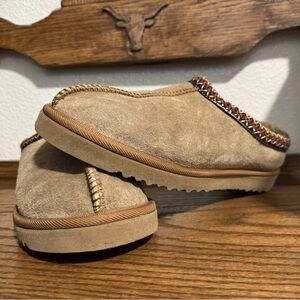 Tasman UGGS